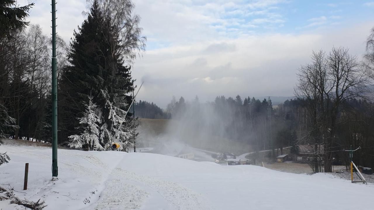 Srub Na Svahu Sjezdovky V Radvanicich Radvanice  ภายนอก รูปภาพ