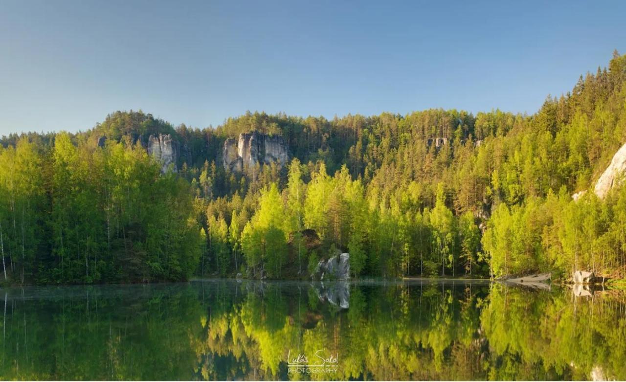 Srub Na Svahu Sjezdovky V Radvanicich Radvanice  ภายนอก รูปภาพ